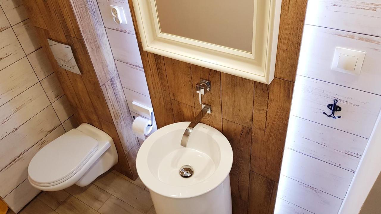 Chopin Street Private Rooms Катовице Екстериор снимка